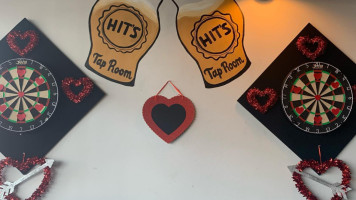 Hit's Tap Room inside