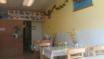 Las Tunas Restaurant inside
