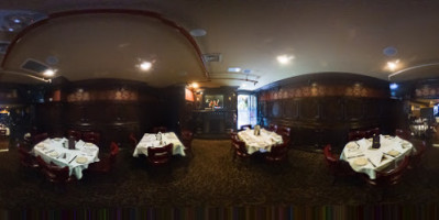 Hurley's Restaurant Bar inside