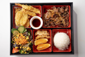 Mikami Revolving Sushi, Convoy San Diego food