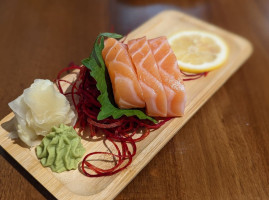 Sakana Sushi Roll food