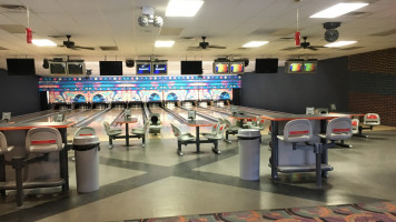 B B's Bowling Alley inside