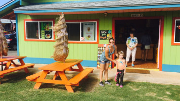 Bob's Tropical Fruit Hut inside