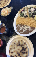 El Jicaro Salvadoran food