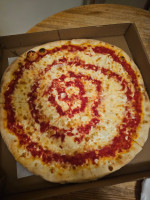 Luna Pizza food