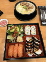 Sushi River food