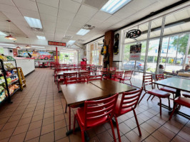 Firehouse Subs Prince Ave inside