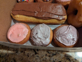 Holt's Donuts food