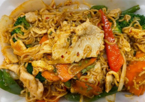 Eve's Thai Kitchen food