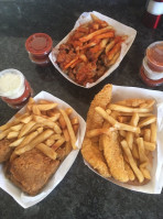 Harold’s Chicken Shack food