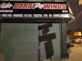 Darby Wings outside