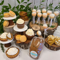 Lydia's Cakes And Confections food