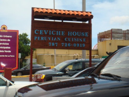 Ceviche House outside