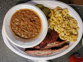 R&s Barbecue food
