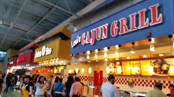 Lou's Cajun Grill food