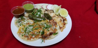 Tacos Los Mixes food