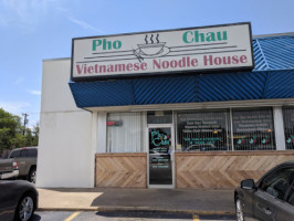 Pho Chau outside