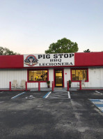 Pig Stop outside