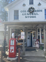 Garriss General Store outside