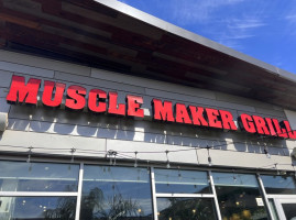 Muscle Maker Grill food