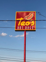 El Teo Hotdogs food