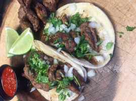 El Michoacano: Birria Y Carnitas food