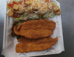 Rodeo Catfish And Wings food