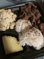 Moki's Hawaiian Grill food