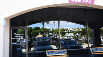 Devine's Wine food