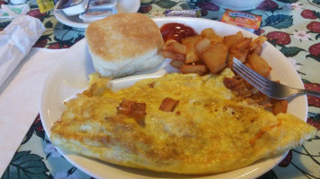 Granny's Kuntry Kitchen food