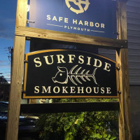 Surfside Smokehouse outside