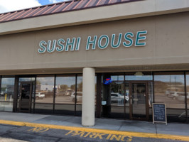 Sushi House outside