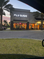 Fuji Sushi outside