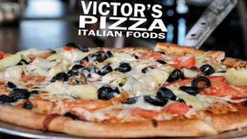 Victor's Pizza outside