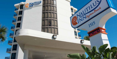 Nautilus Inn inside