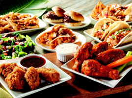 Hurricane Grill & Wings food