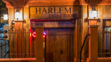Harlem Wine Room outside