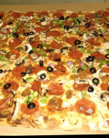 Mabely’s Pizza food