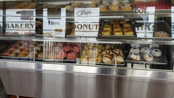 Chacha Bedoy Donuts And Bakery inside