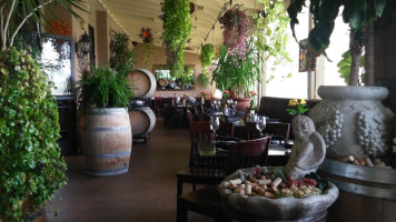 D.h. Lescombes Winery Bistro outside