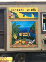 Braddah Chic's Stop outside