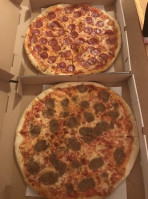 Vesuvius Pizzeria food
