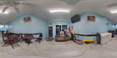 Taqueria La Prima inside