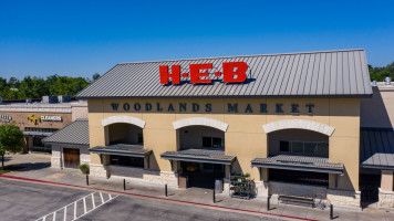 H-e-b Curbside Pickup Grocery Delivery outside