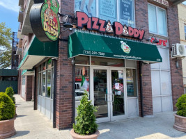 Pizza Daddy outside