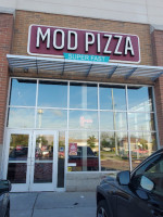 Mod Pizza outside