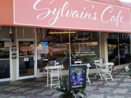 Sylvain's Café inside