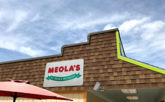 Meolas Wayside Ice Cream outside