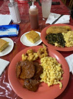 Ma-n-pop Soul Food food