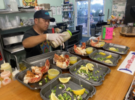 ​buddy's Seafood Market food